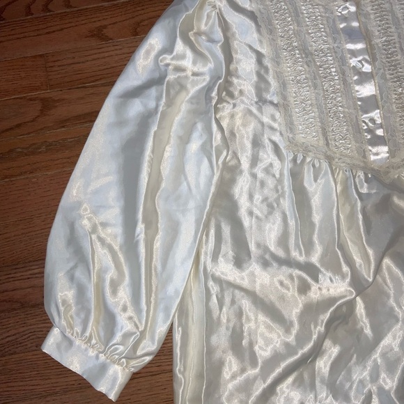 Vintage NWT Barbizon Cream Off-White Ivory Long Sleeve Night Gown with Lace - Picture 2 of 10